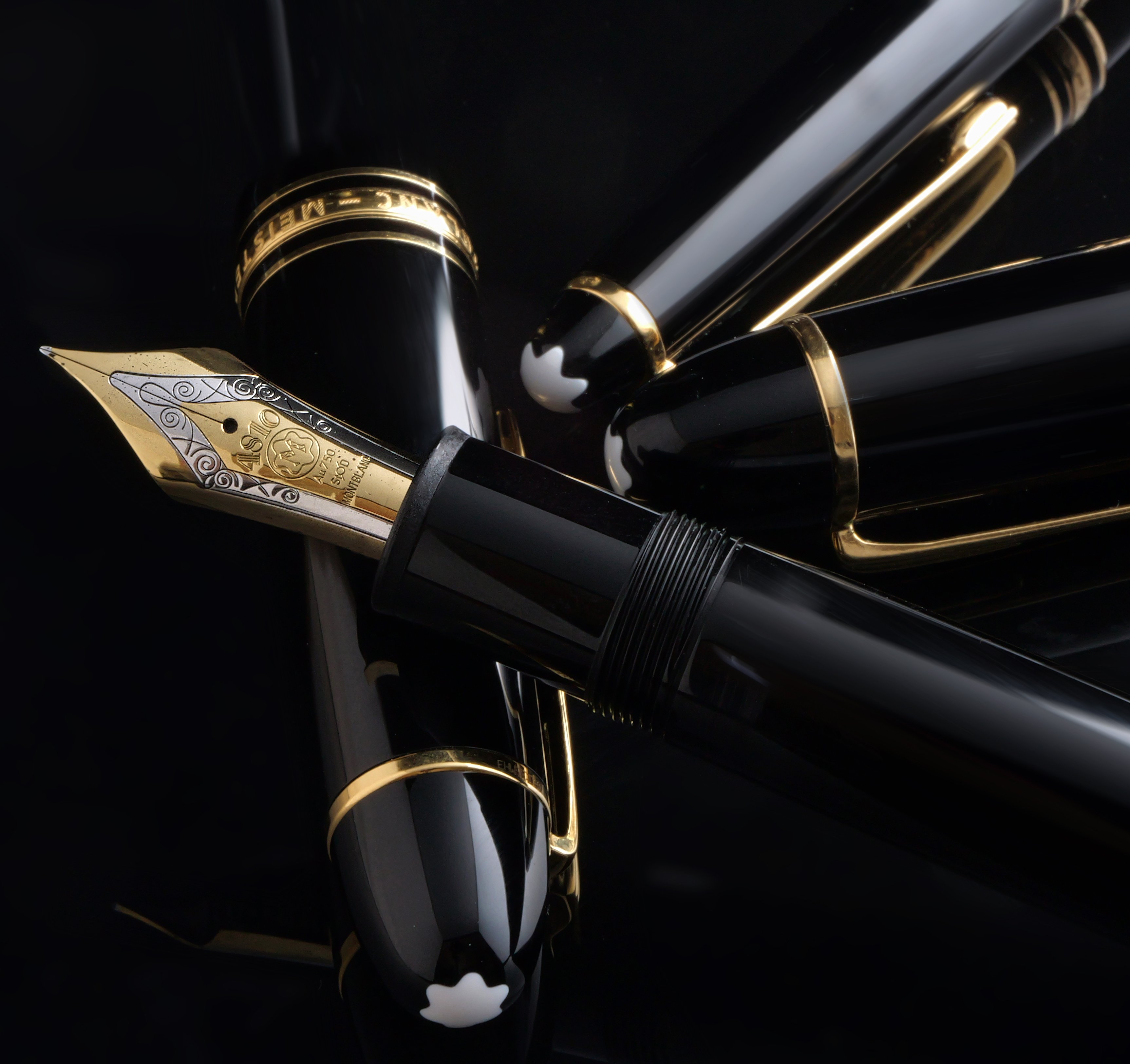 夜の静寂に自己陶酔へと誘う白帯：Montblanc Meisterstück 149｜Hideo