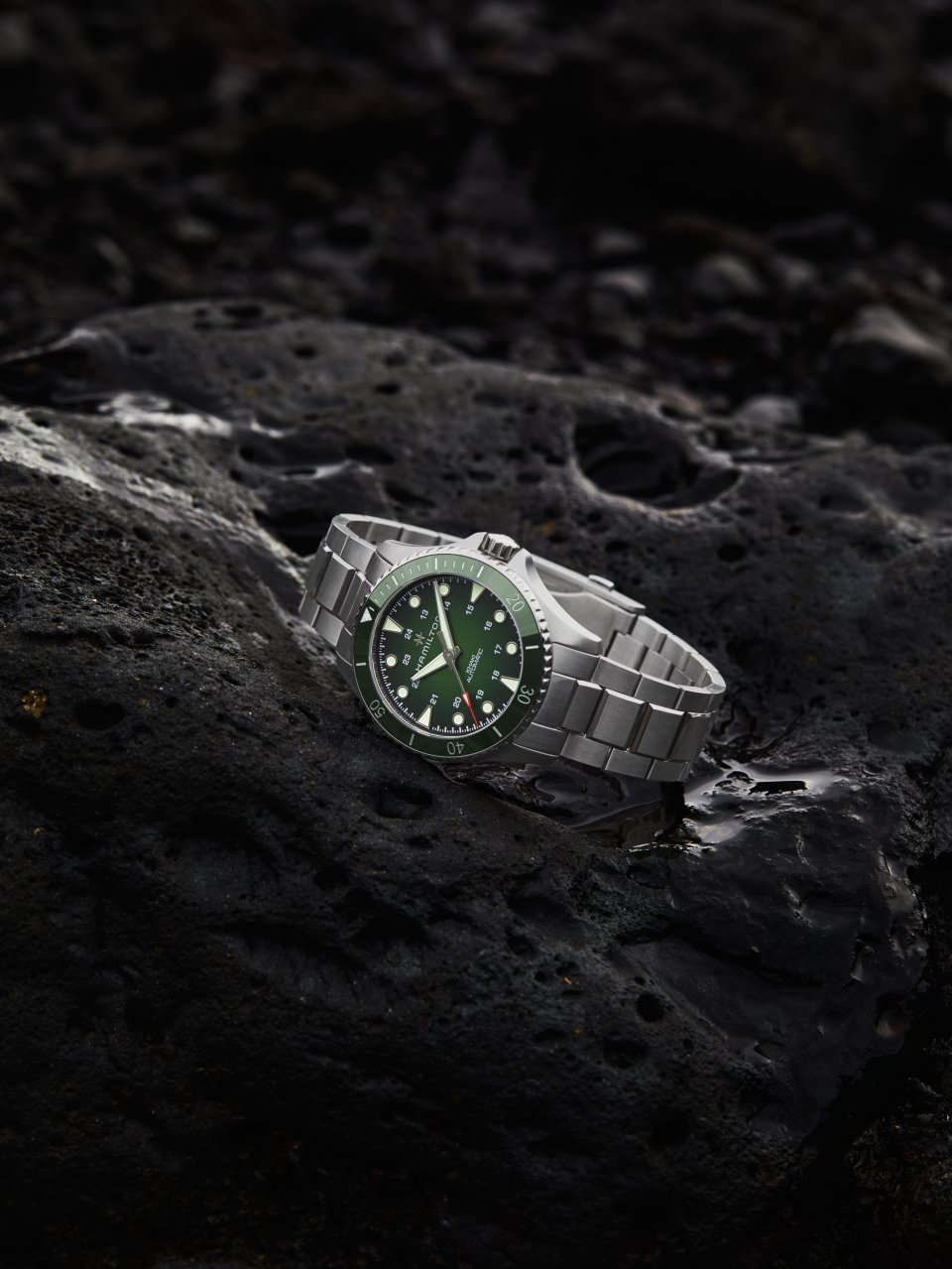 ハミルトン「カーキ ネイビー スキューバ」がシーグリーンのカラー