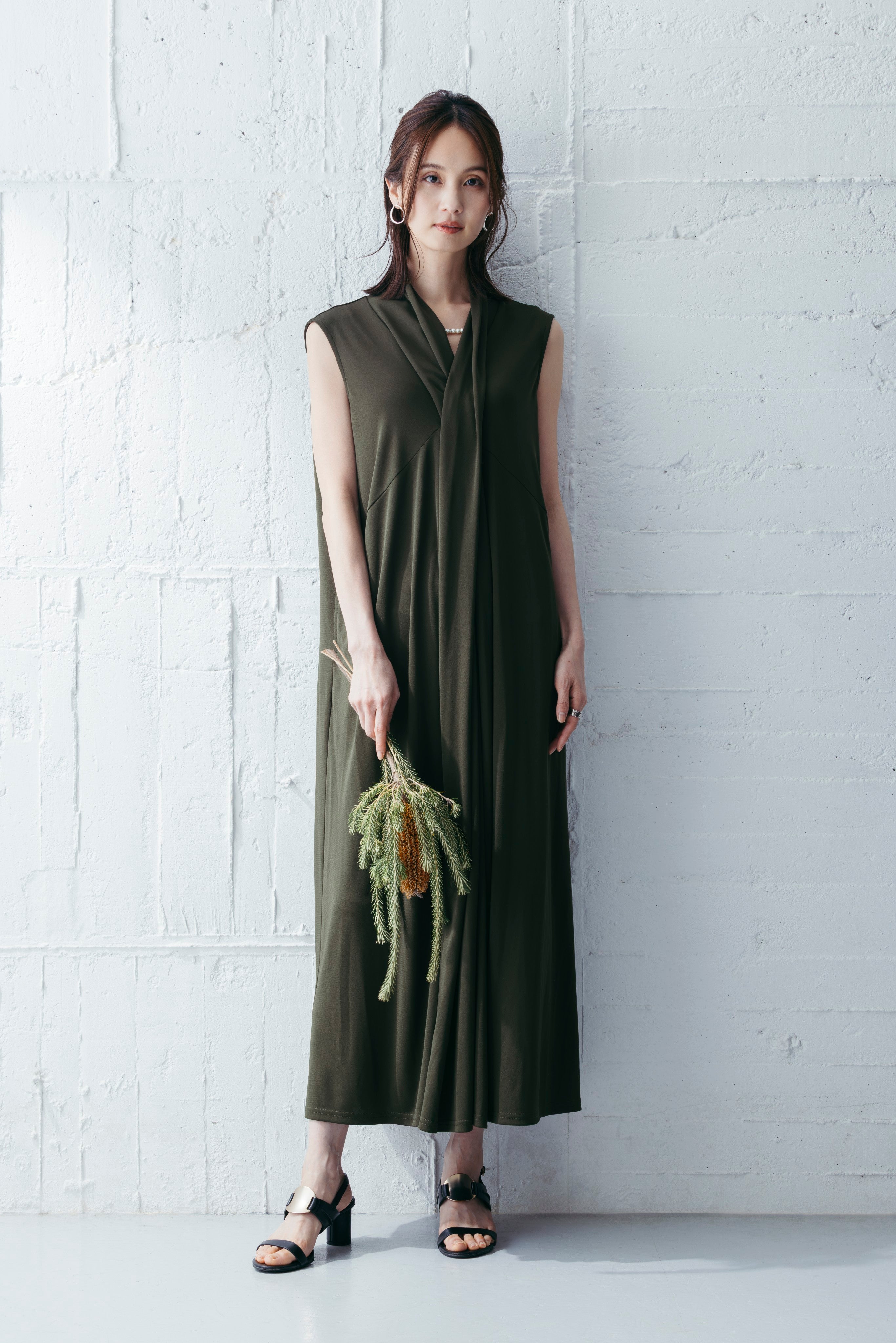 フロントツイストタックワンピース NS-306 – ATELIER N'S