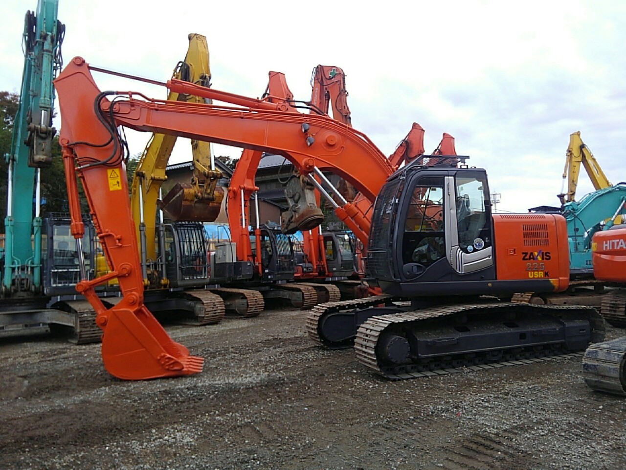 K33703】ZX225USRK-3HG Sｴﾃﾞｨｼｮﾝ | 特選解体重機 | 株式会社アタッチリンク