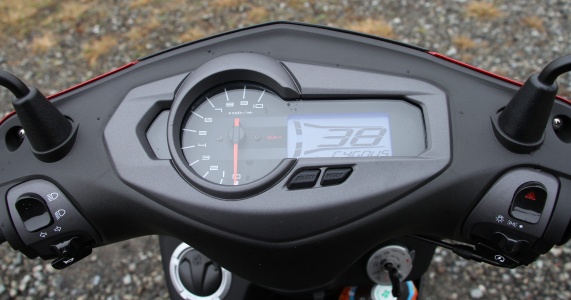 台湾ヤマハ・シグナスX-SR 4型 台湾仕様