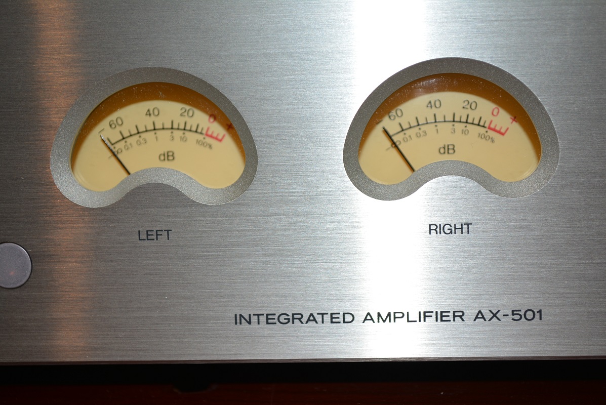 完売】中古品 TEAC AX-501 Silver ステレオプリメインアンプ バランス