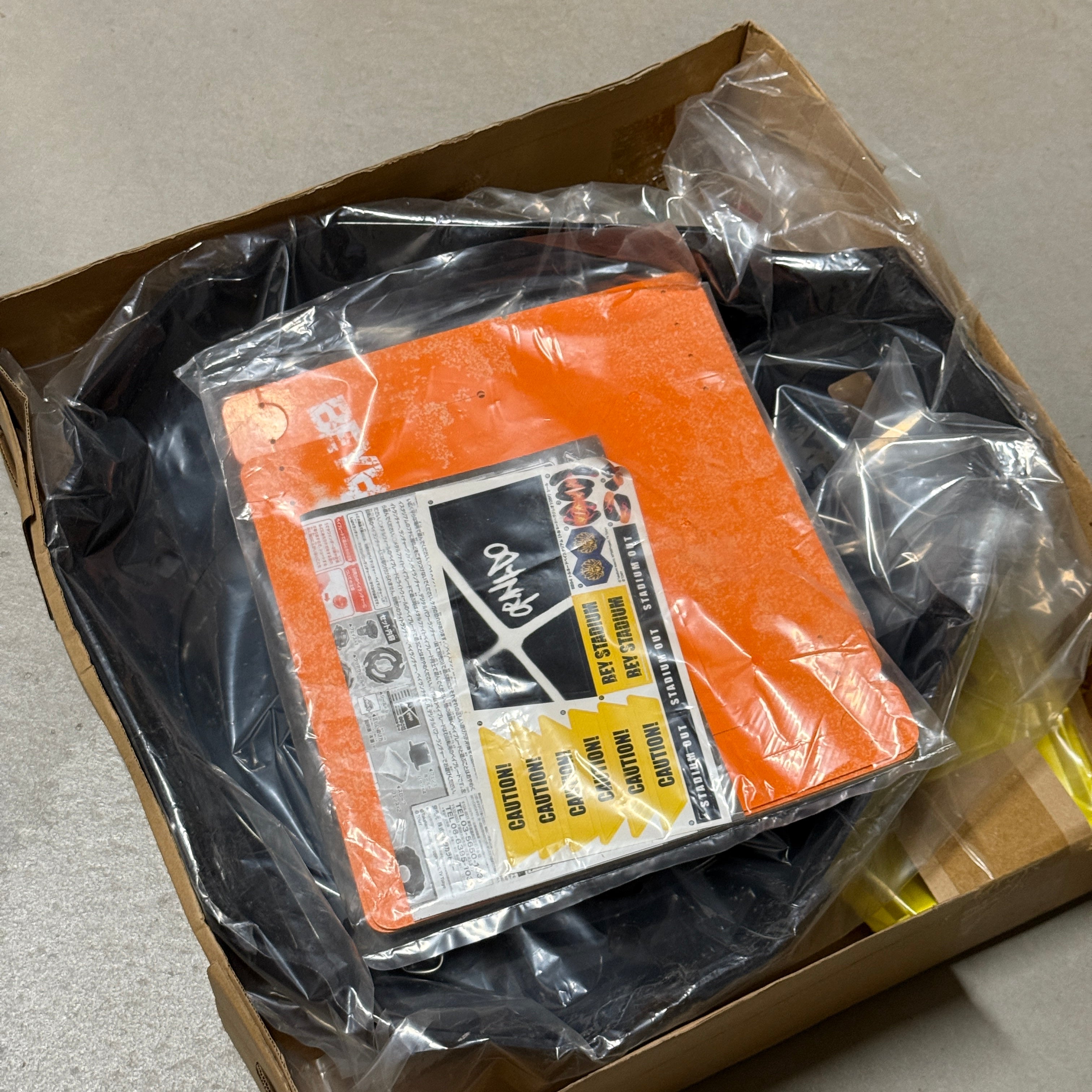 Metal Masters Beyblade Tornado BeyStadium BB-94 w/ Tornado Herculeo &