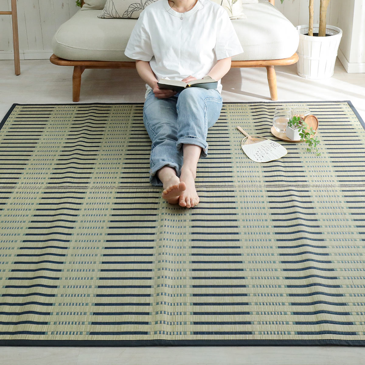 天然い草100％。掛川織の柄上敷き『衣津弥(いつみ) ブルー』 江戸間2