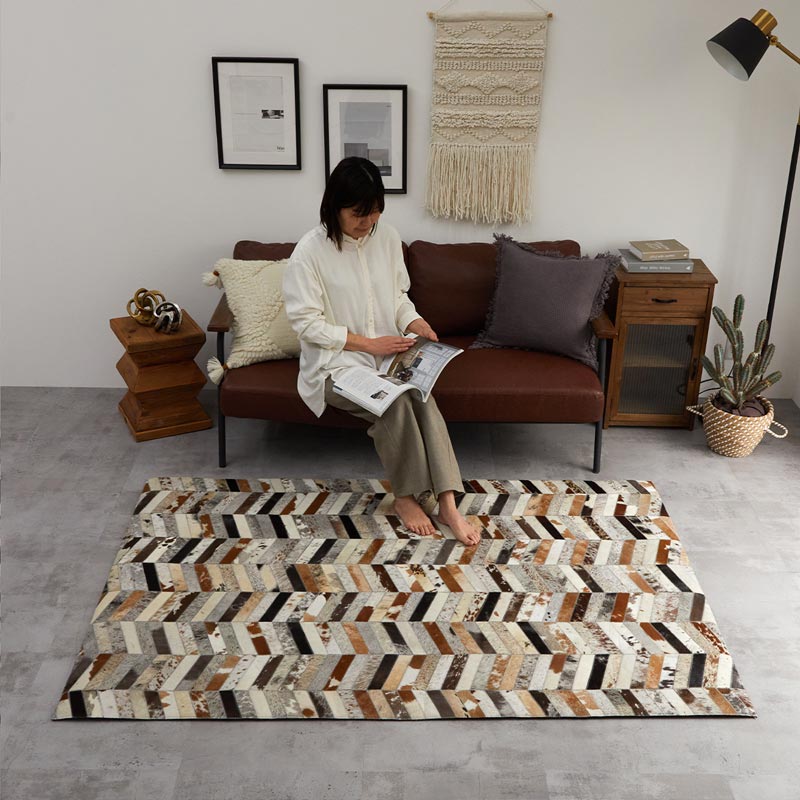 ワンランク上のお部屋に。ムード漂うモダンデザインラグ『ハラコ