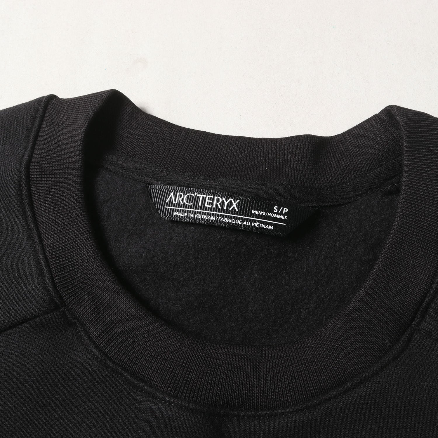 ARC'TERYX (アークテリクス) ワードエンブレム ロゴ 刺繍 クルーネック