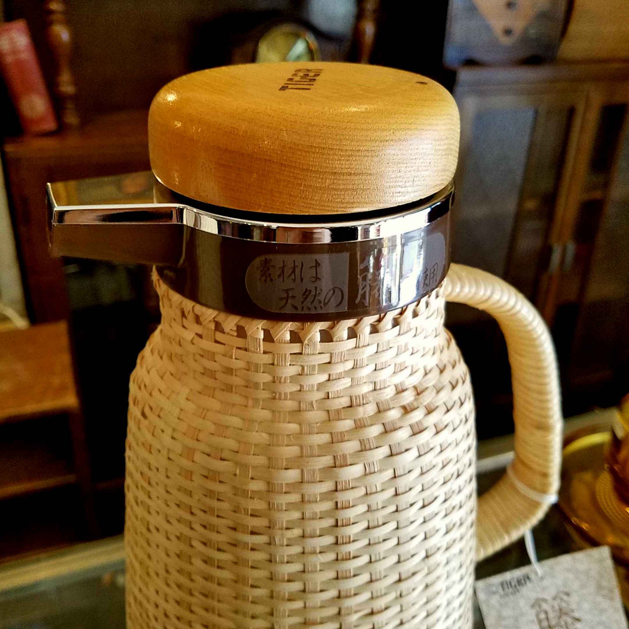 昭和レトロなタイガー籐ポット＆ヨットのビニール編み魔法瓶 - [Sold