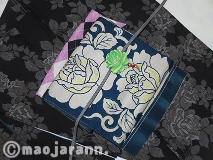 サイタマロケ地巡り。薔薇柄の大島紬。 | まおじゃらん