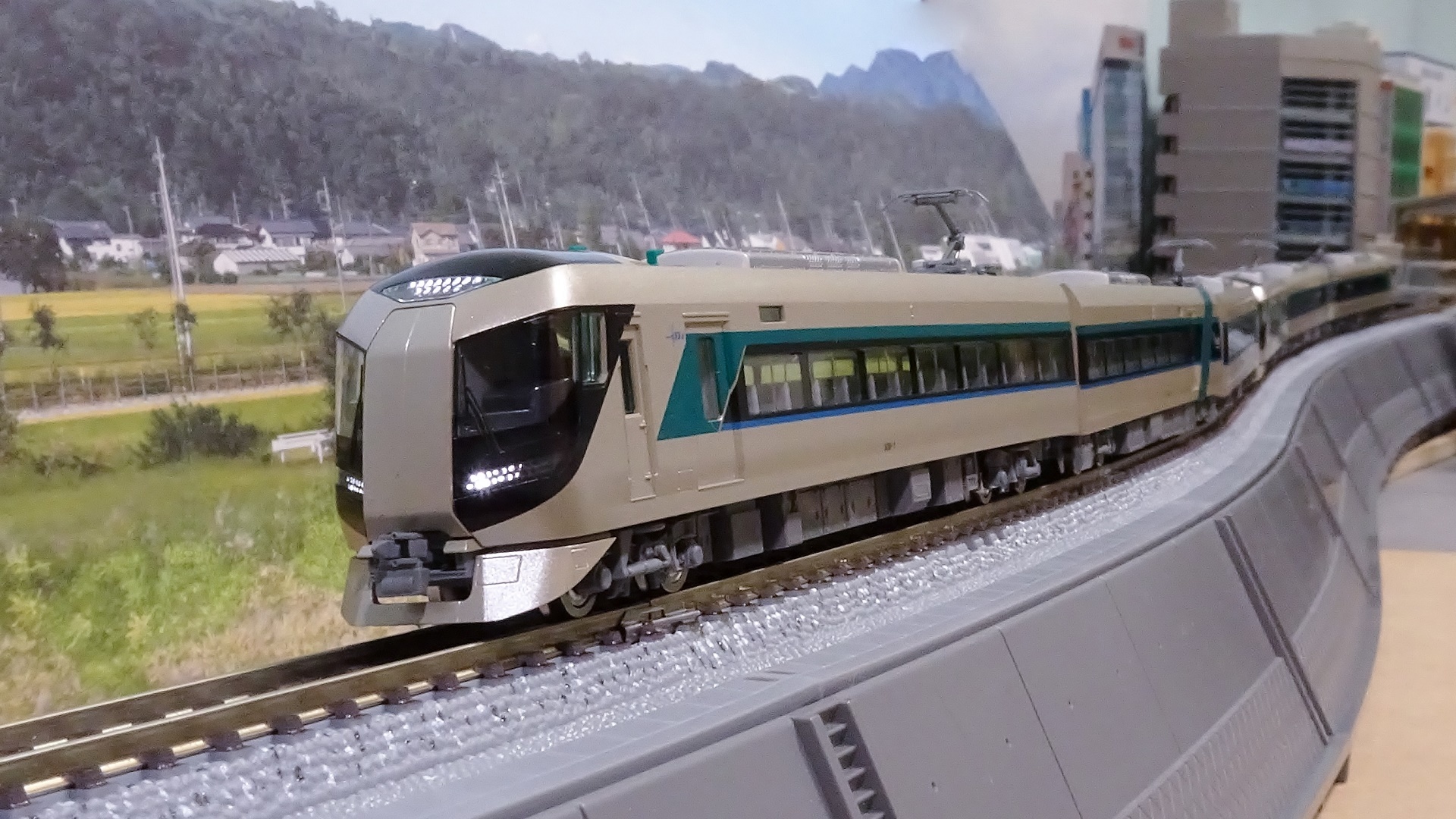 購入】築堤大カーブS字レールセット：簡単に撮影ポイントが完成