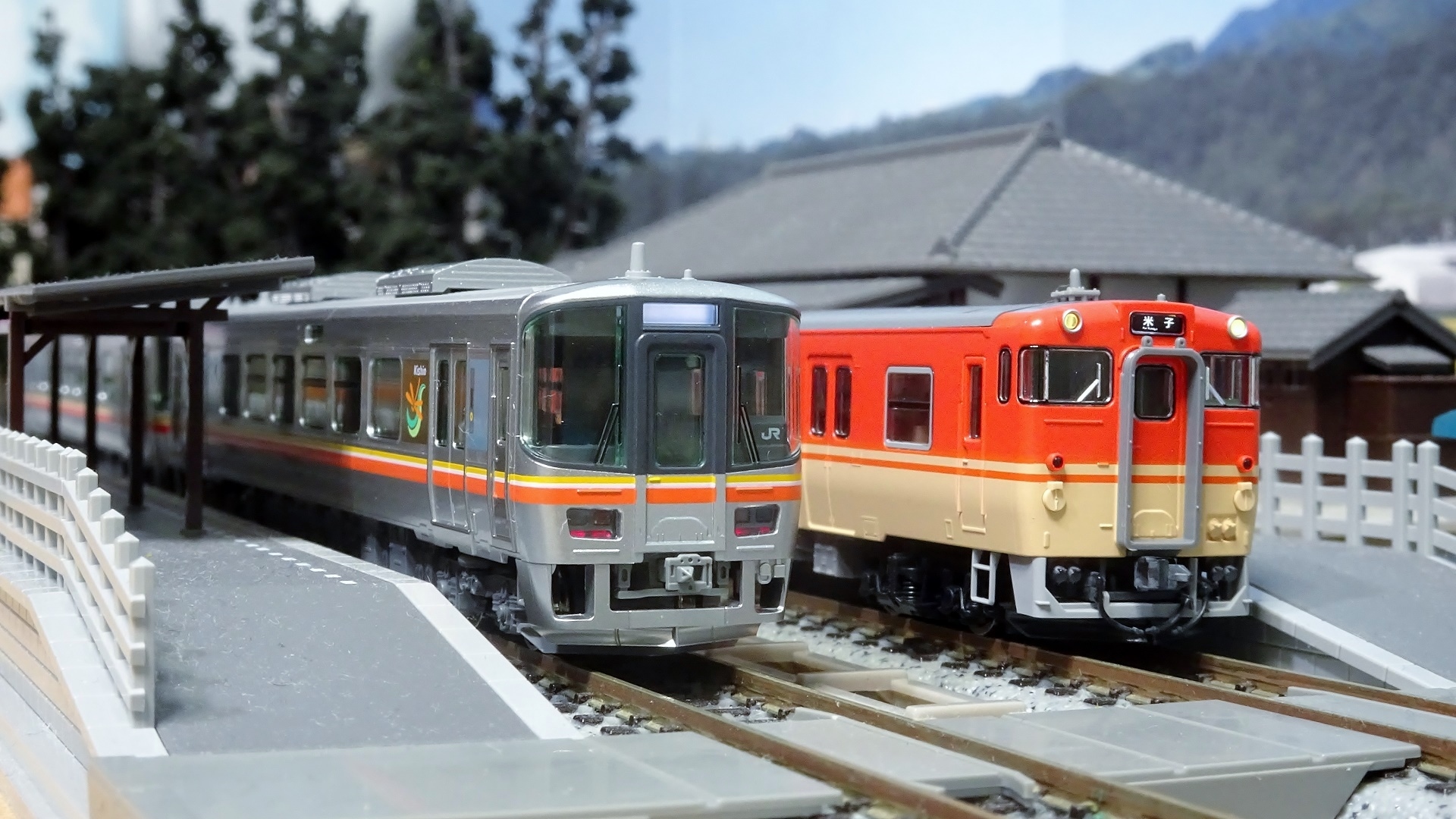 新車入線】キハ122系 姫新線 ―オールステンレスの気動車 - ビスタ模型