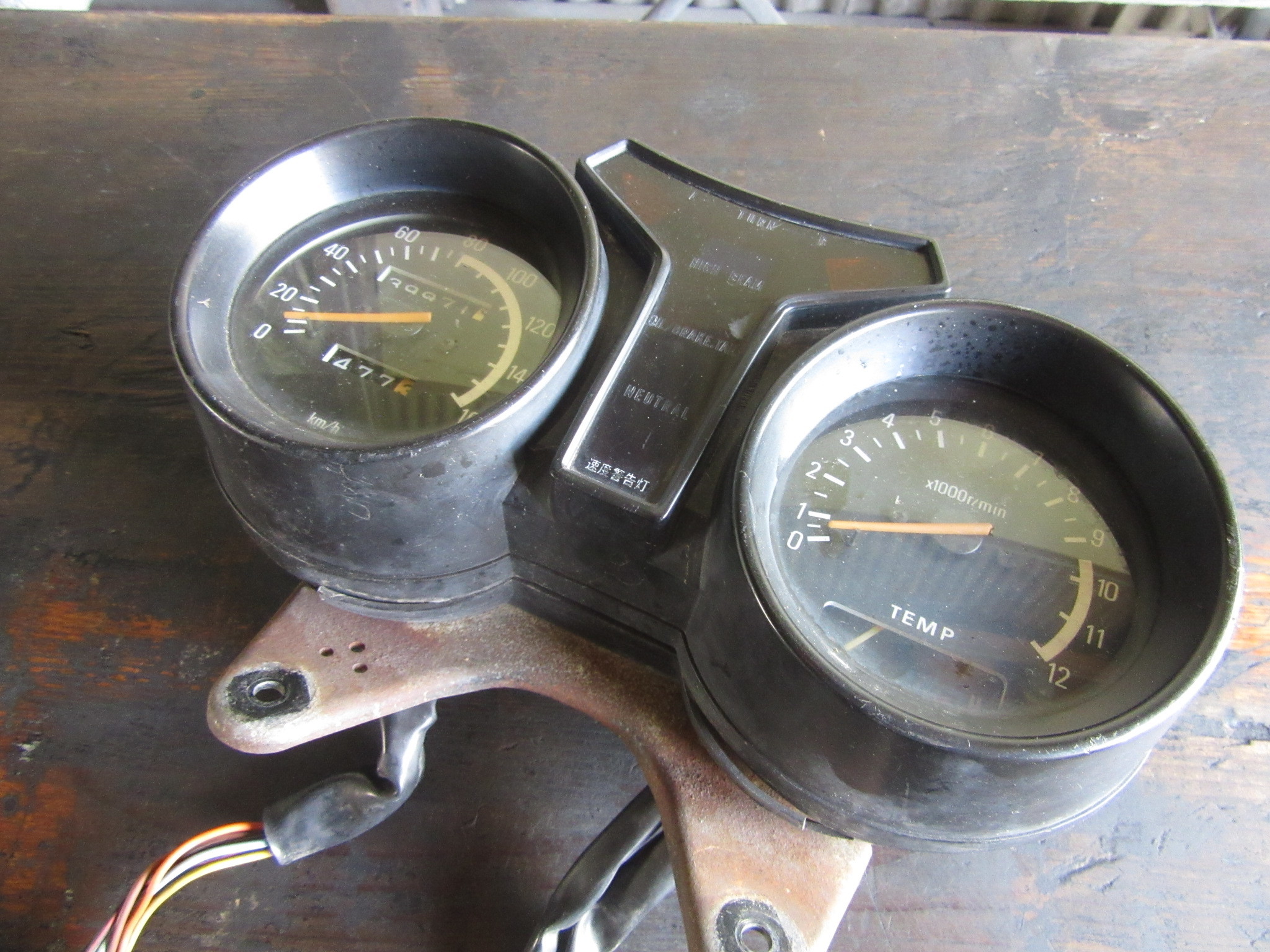 RZ250 スピードメーター取り付け | ソアーズ オート サービス