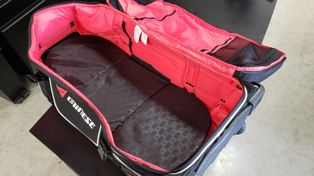 サーキット走行での必須アイテム 『D-RIG WHEELED BAG』 必要な物は