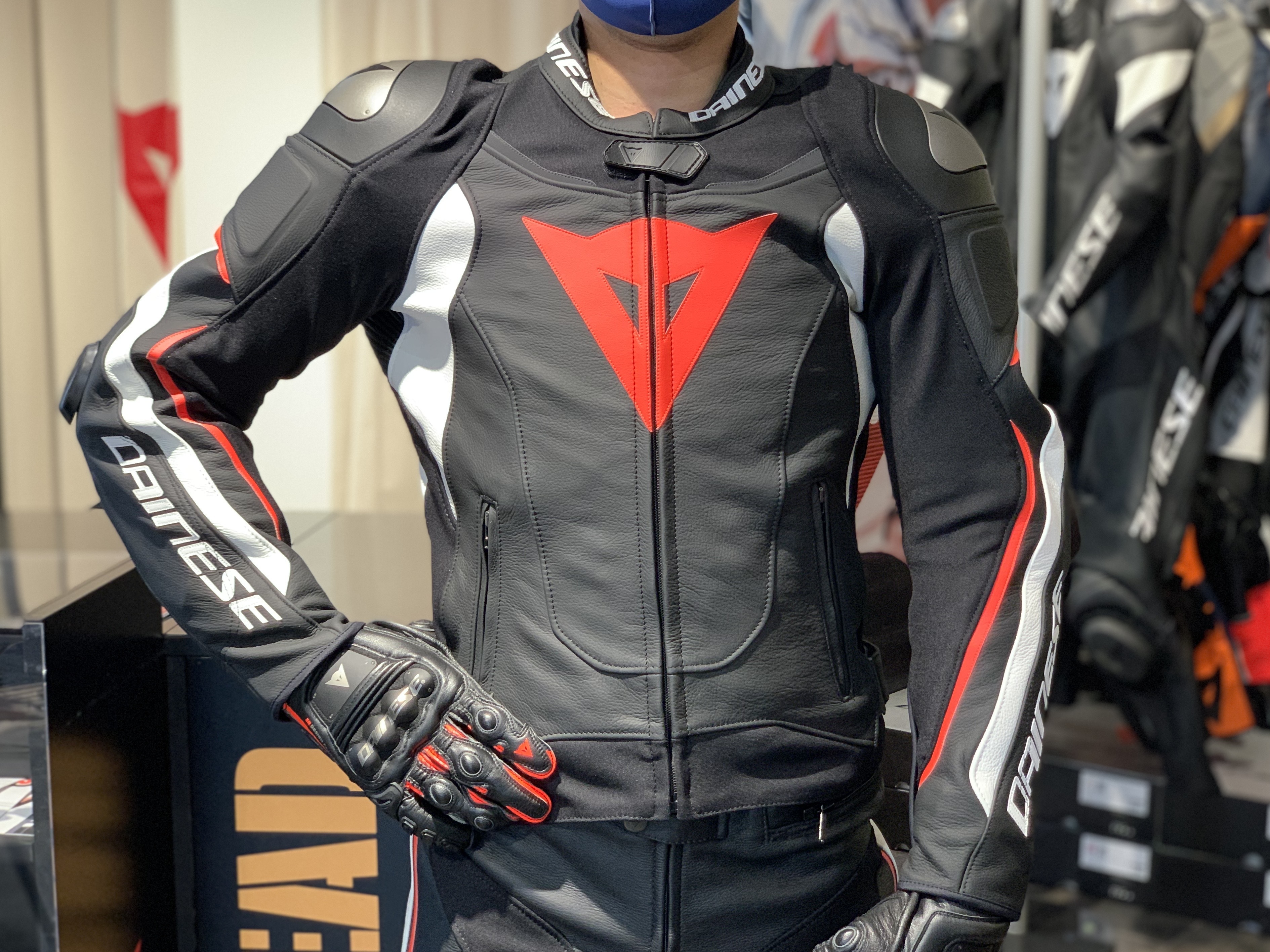 スポーツライディングをこよなく愛するライダーにおすすめしたい”SUPER