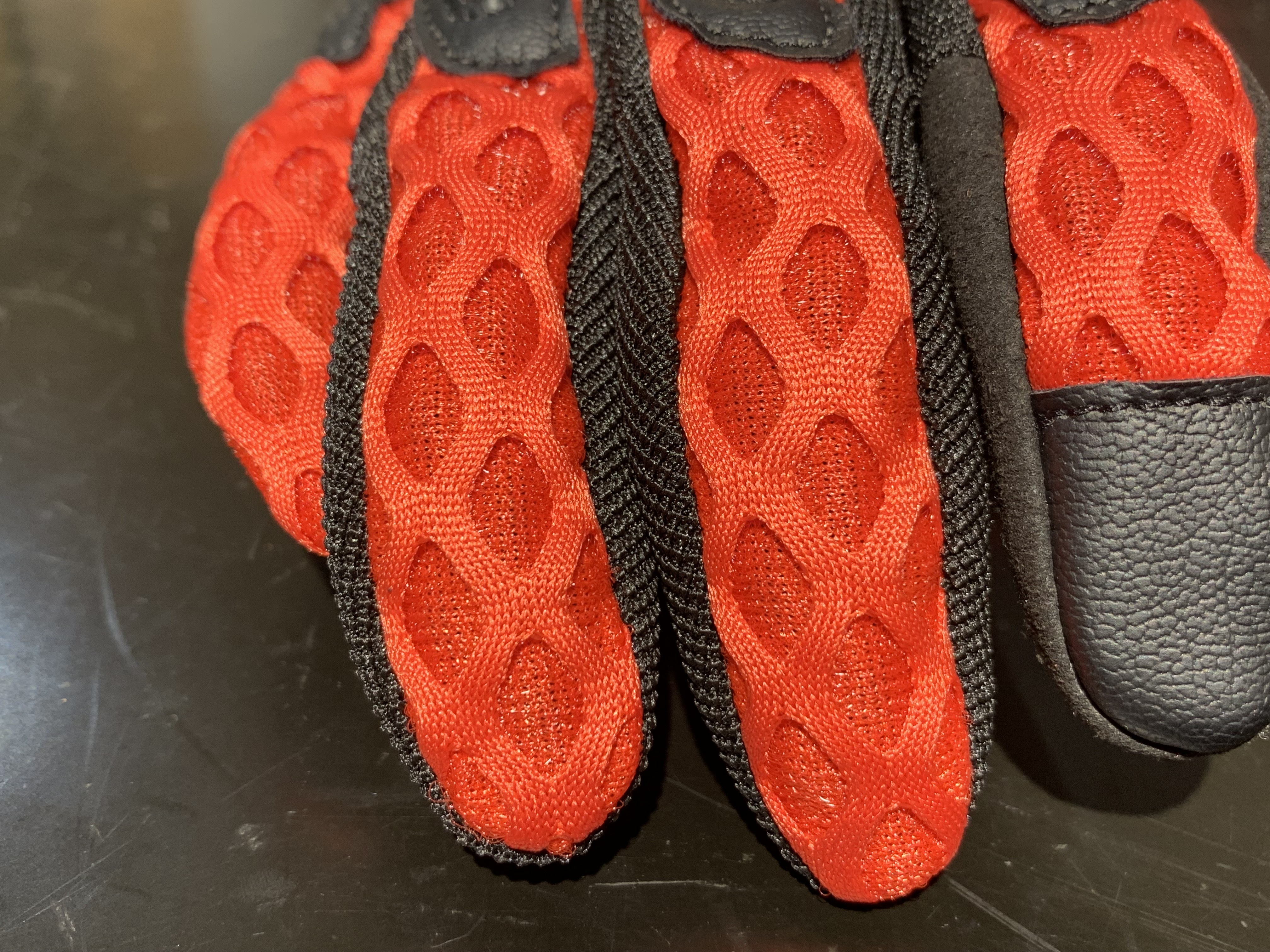 2022年NEWモデル グローブ＆プロテクター入荷しました！