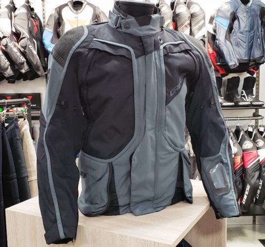 イタリアから多数の商品が入荷しました~♪