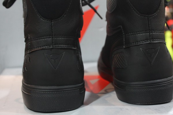 新作GORE-TEXシューズ「STREET DARKER GORE-TEX SHOES」が入荷!!