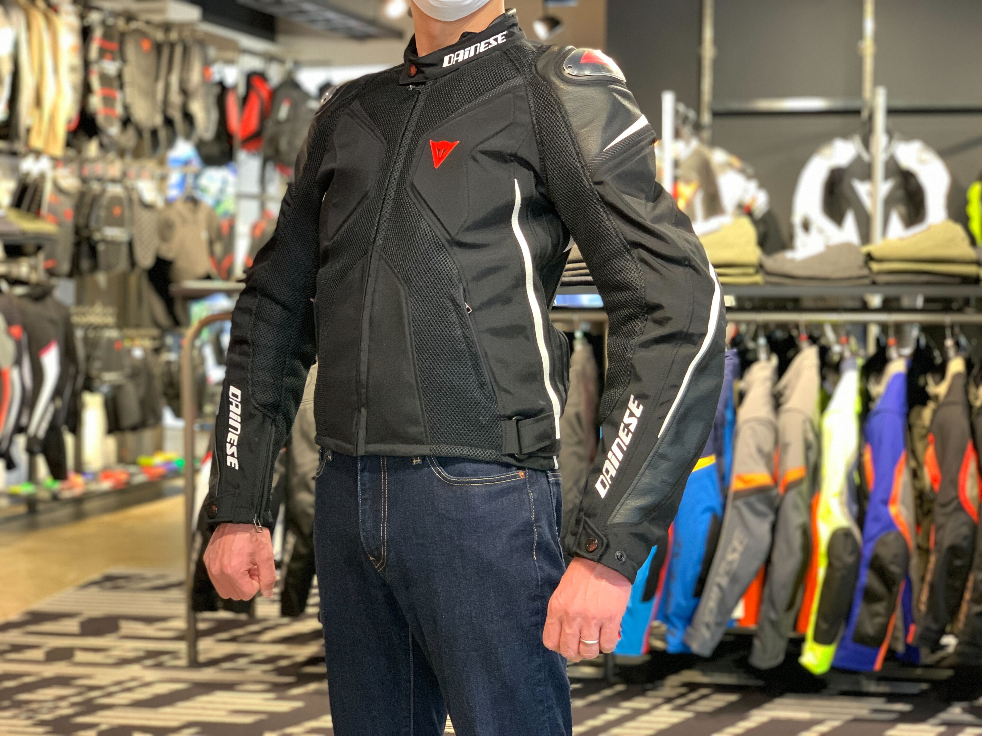 春夏向け】人気のメッシュジャケットのサイズ感&フィッティングを