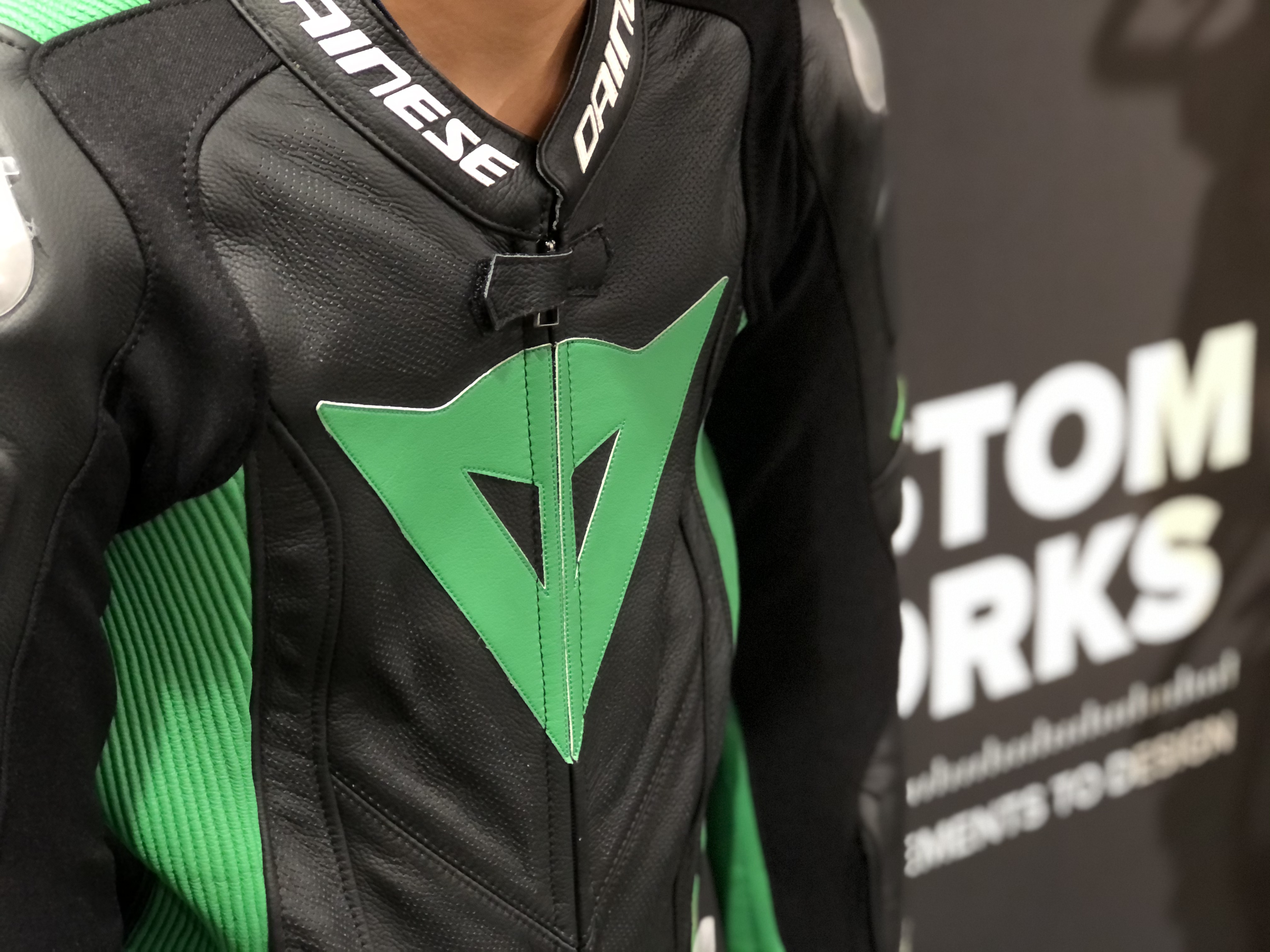 オーダーメイドで世界に1着のレザースーツを作りませんか【CustomWorks】