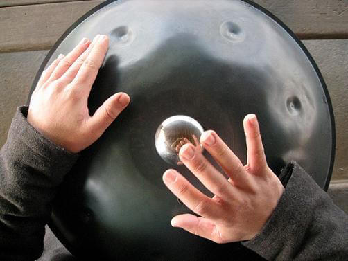 次世代打楽器ハンドパンの衝撃！ | 丸いブログ