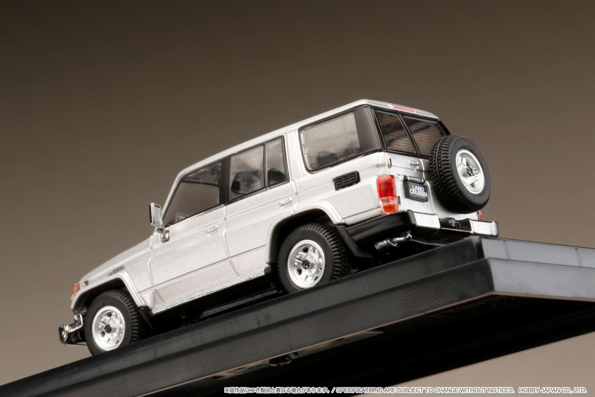 HJ 1/64 Toyota LANDCRUISER 70 ZX 4DOOR '1994 BLUISH SILVER