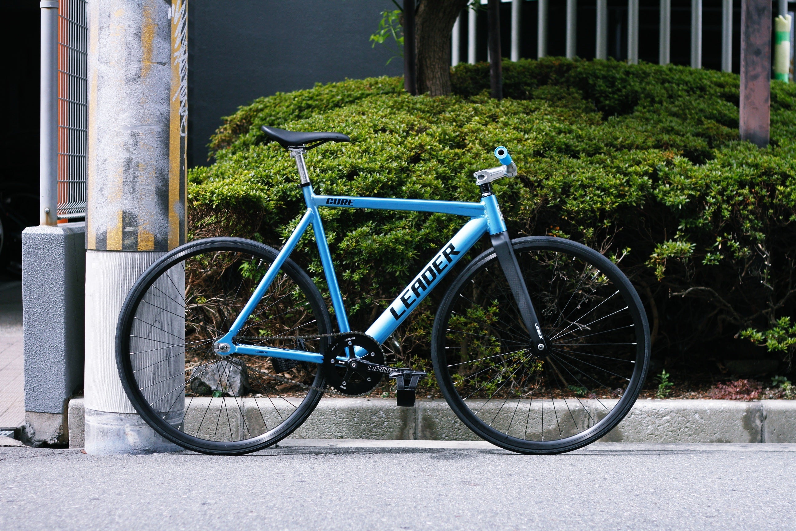 夏の日のCURE | ブローチャーズ - BROTURES ONLINE STORE - ピスト