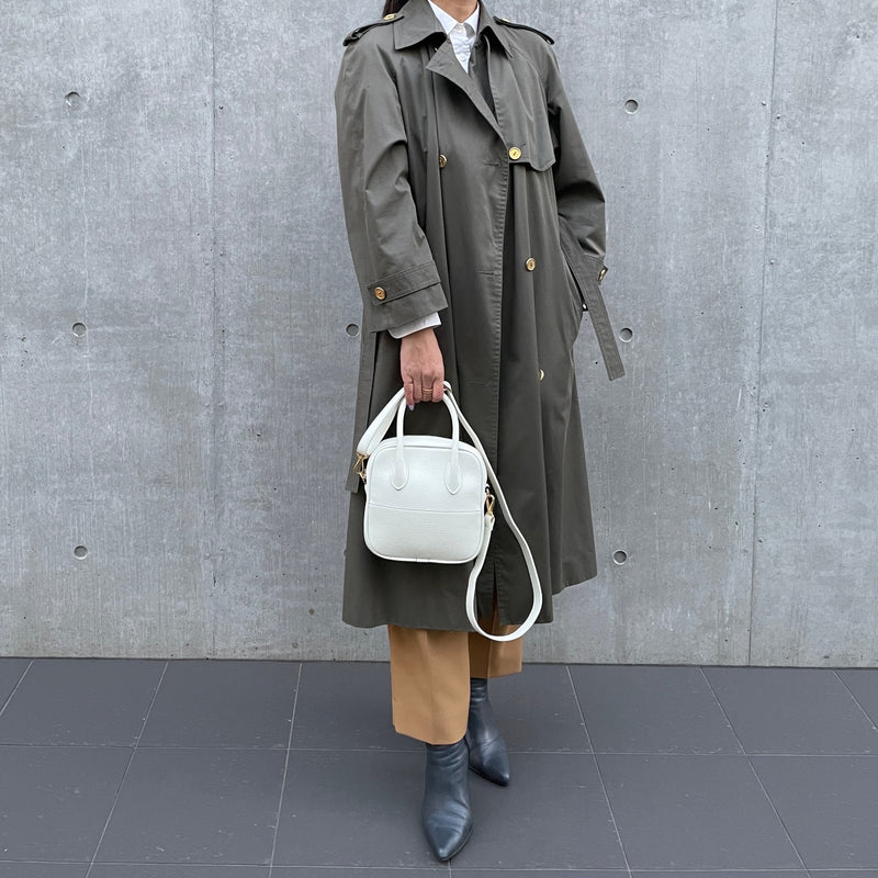 シュリンクレザー]ポストマンミニショルダーcolor：ホワイト