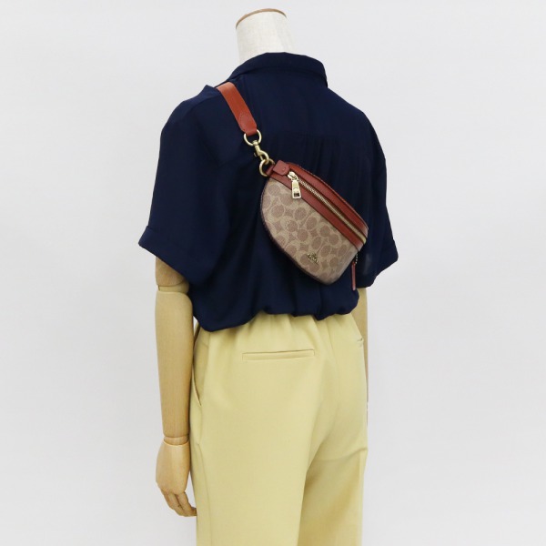 NAOMIさん専用・COACH ボディバッグ・ウエストポーチ ベージュ NAOMI