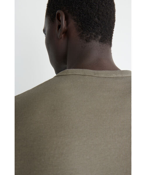 スリムフィットリブTシャツ（Tシャツ/カットソー）｜COS（コス）の