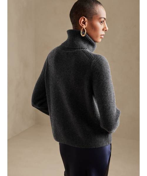 Banana Republic（バナナリパブリック）の「カシミヤ タートルネック