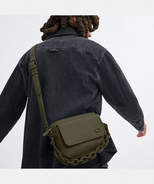 COACH（コーチ）の「チャーター フラップ クロスボディ 24（ショルダー