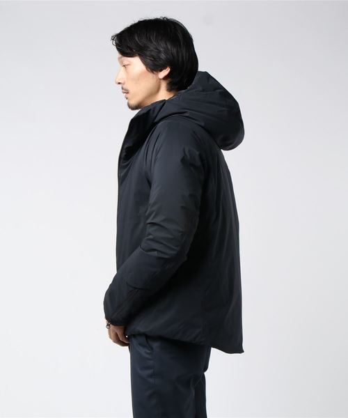 ATTACHMENT（アタッチメント）の「透湿防水3レイヤーフーデットダウン