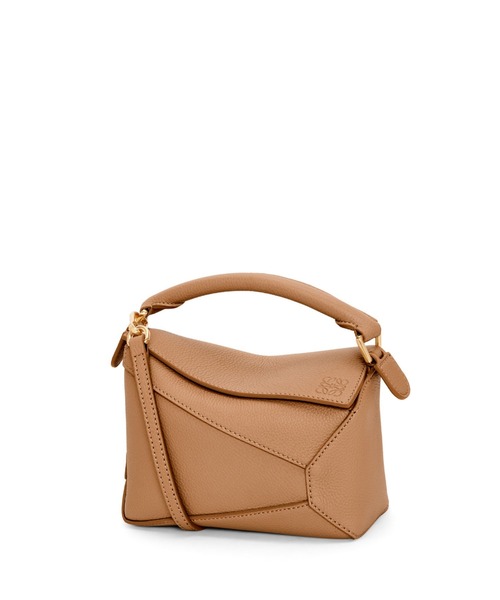 LOEWE（ロエベ）の「パズルエッジ バッグ ミニ（ソフトグレインカーフ