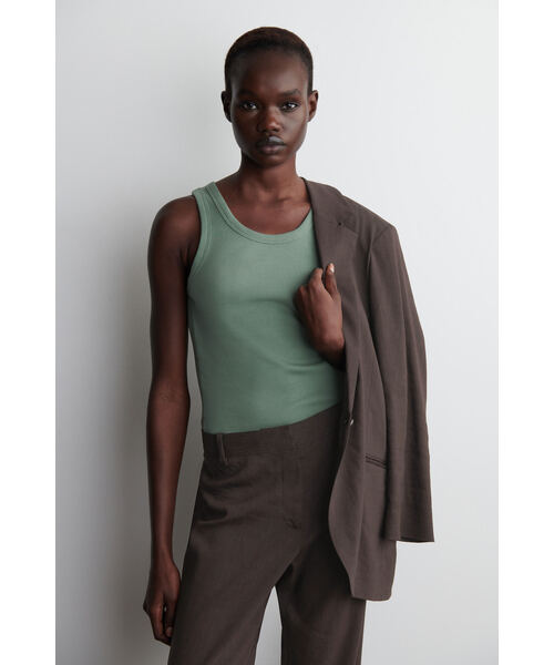 COS（コス）の「リブ編みタンクトップ（タンクトップ）」 - WEAR