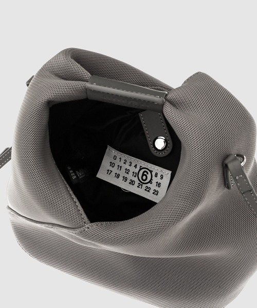 Japanese” Crossbody Bag（ショルダーバッグ）｜MM6 Maison Margiela