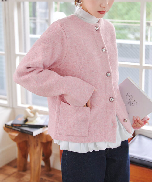 ダブルボタンもっちもちニットジャケット（ノーカラージャケット