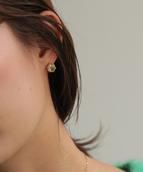 odul（オジュール）の「ODUL SLOBE別注 スターカットピアス（ピアス