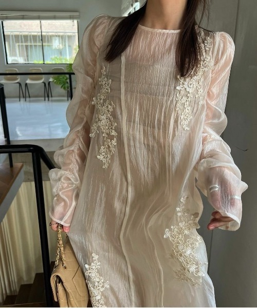 WILLFULLY（ウィルフリー）の「sheer motif lace OP & gather breast