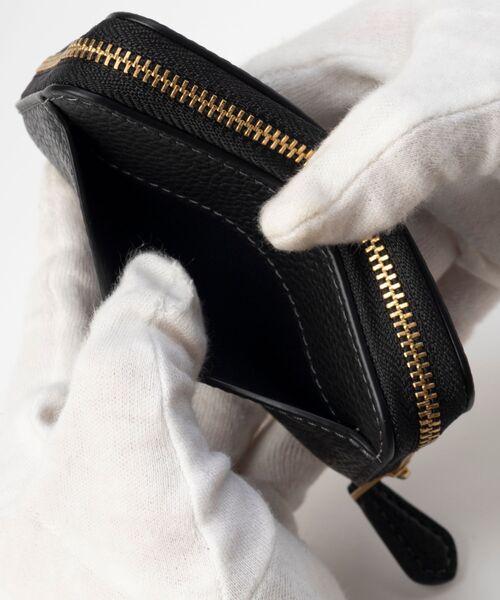 日本限定】エッセンシャル スモール ジップ アラウンド カード ケース