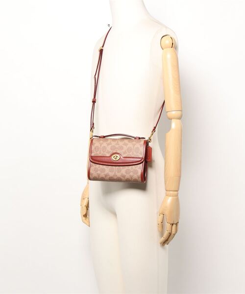 COACH（コーチ）の「キップ ターンロック クロスボディ シグネチャー