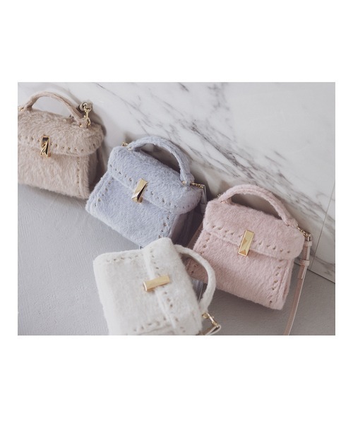 CELFORD（セルフォード）の「ビジュースタッズファーポシェット