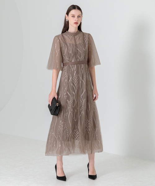 Leja（レジャ）の「【LEJA】スパンコール刺繍レースプチハイネック