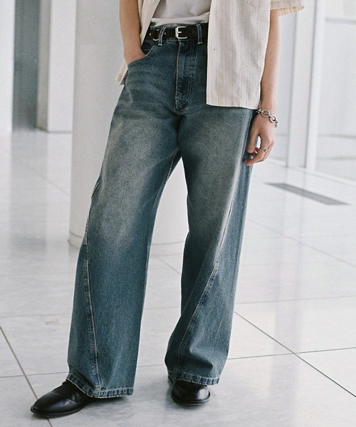 VINTAGE WASHED CURVED DENIM（デニムパンツ）｜WYM LIDNM（ウィム
