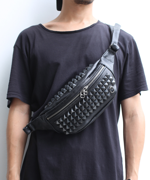 牛革 レザー スタッズ ショルダー ボディバッグ S ブランド オリジナル