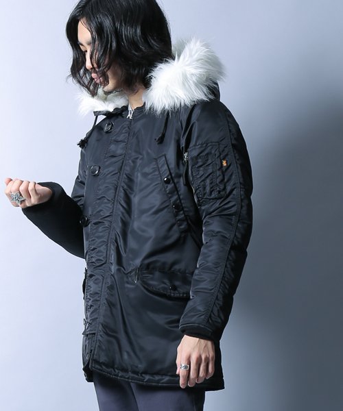 Alpha Industries（アルファインダストリーズ）の「ALPHA × AMERICAN