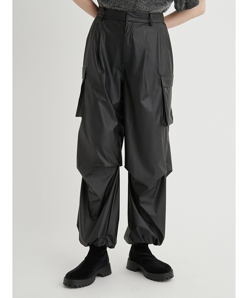 emmi（エミ）の「タックドロストフォルムカーゴパンツ（カーゴパンツ