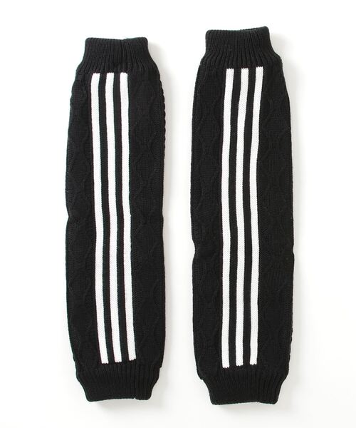 adidas（アディダス）の「ケーブル スリーストライプ レッグウォーマー