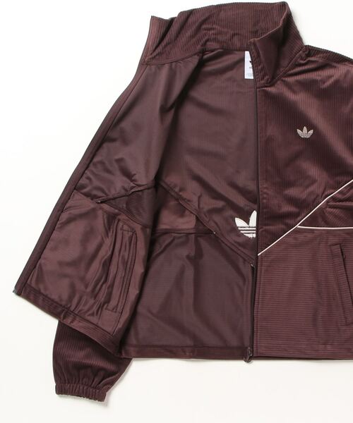 adidas（アディダス）の「アディカラー シーズナル コーデュロイ