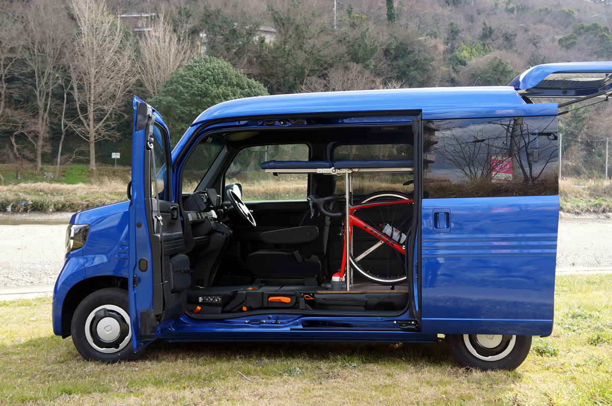 自転車との相性は抜群！ミニチュアシマウザー | キャンピングカースタイル