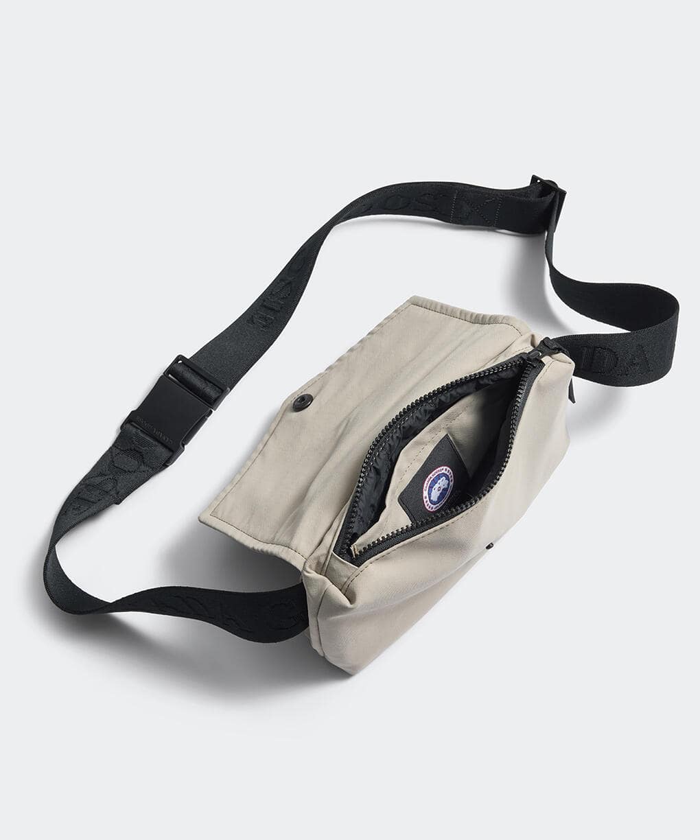 ミニ ウエスト パック(8837U)｜カナダグース (CANADA GOOSE) 日本公式