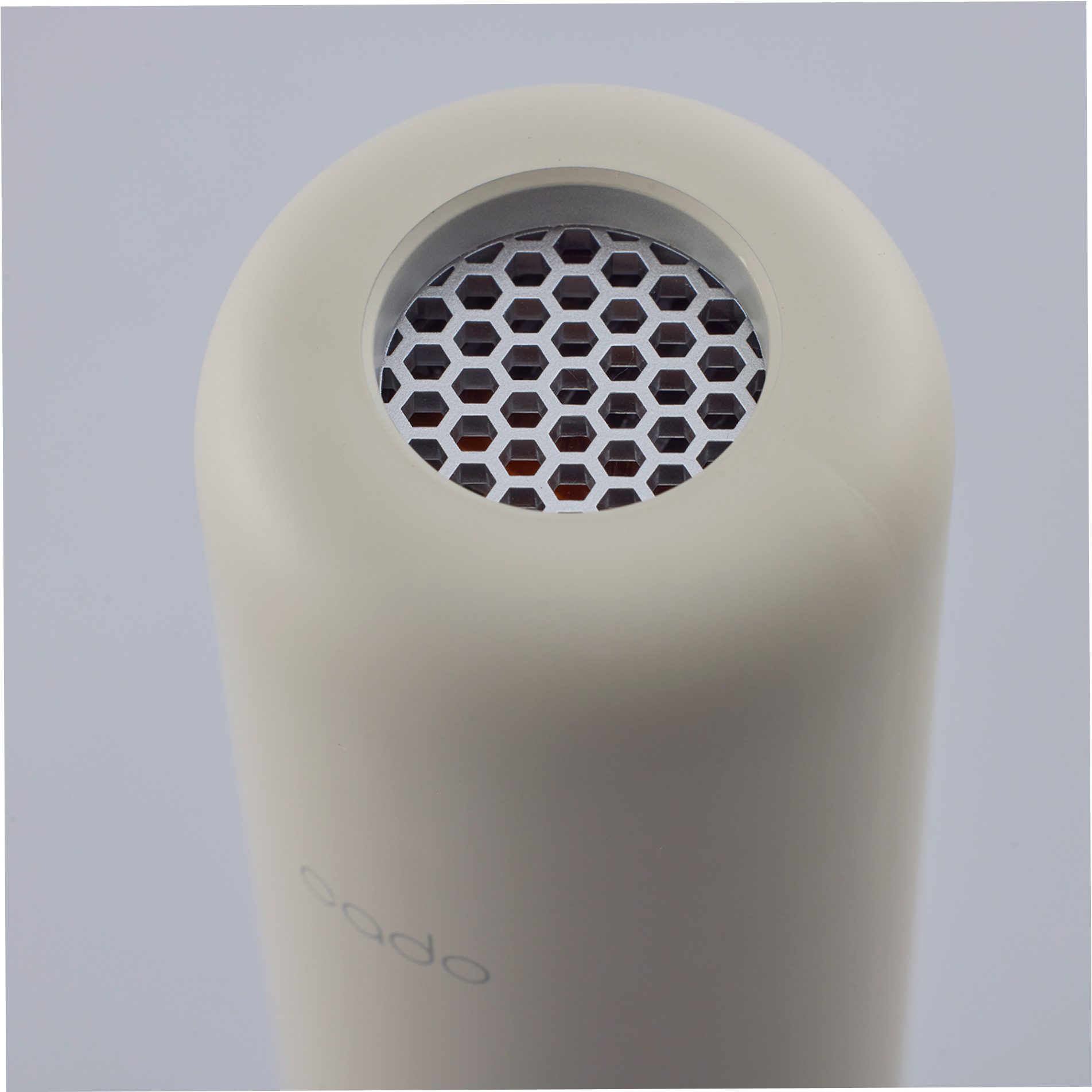 FOEHN 002｜世界最小級“ワンタッチ”ふとん乾燥機｜cado